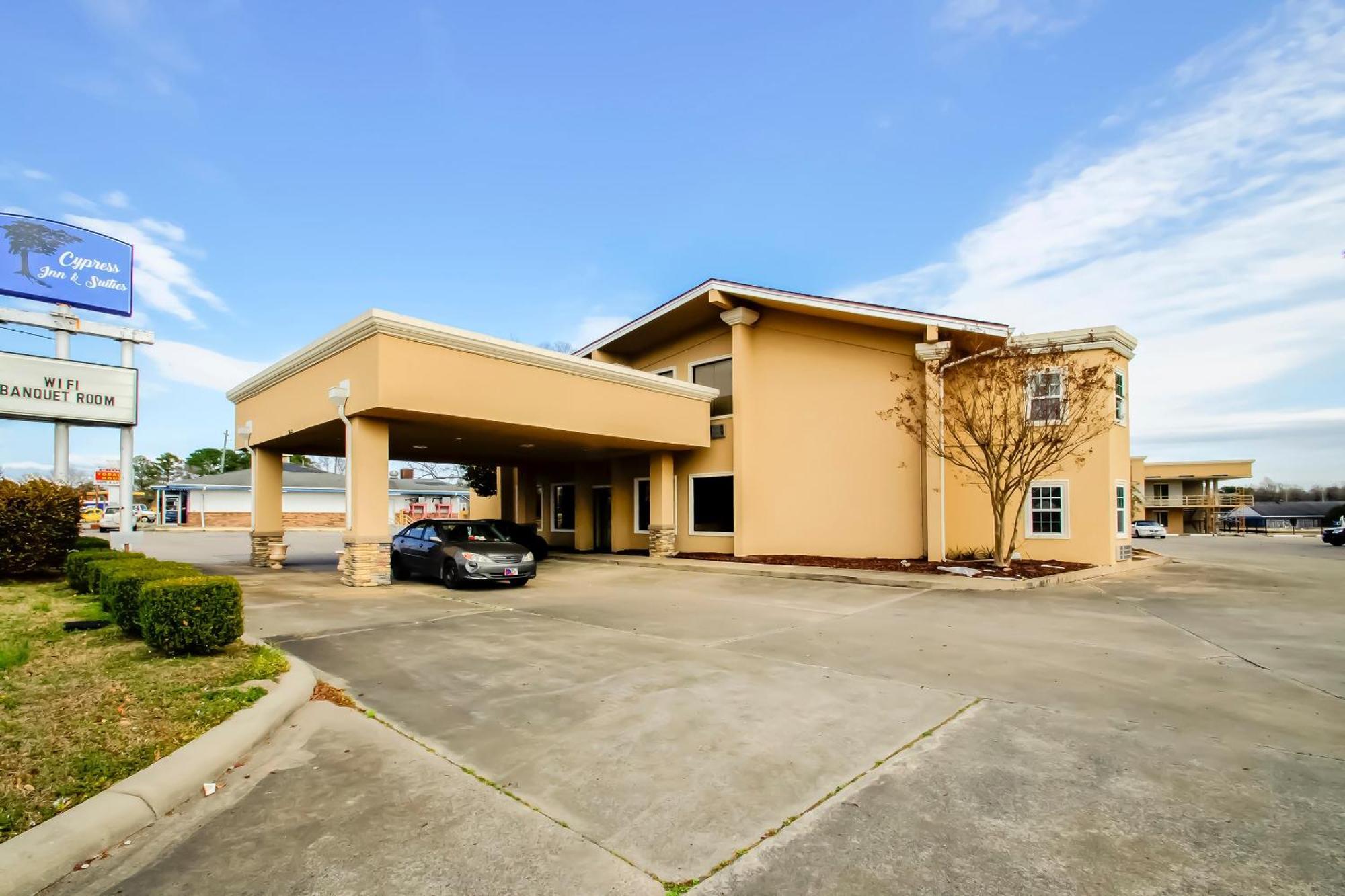 Cypress Inn & Suites Washington By Oyo Chocowinity Exterior photo